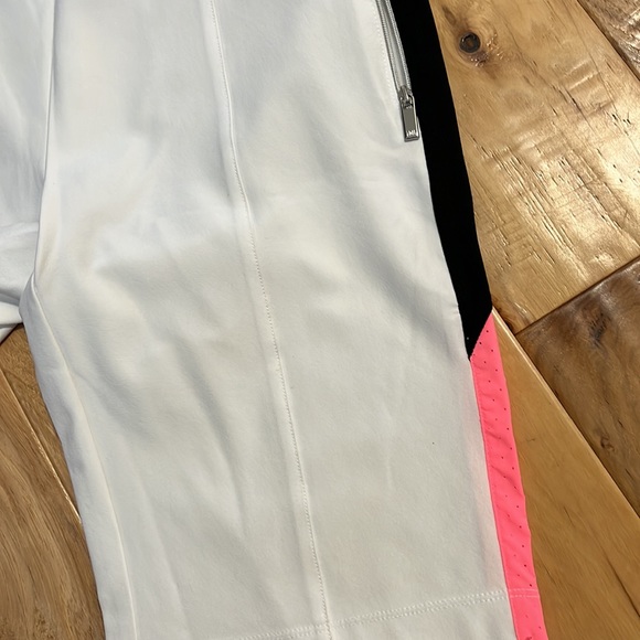 🏌🏻‍♀️ Ladies striped golf shorts - Picture 5 of 7